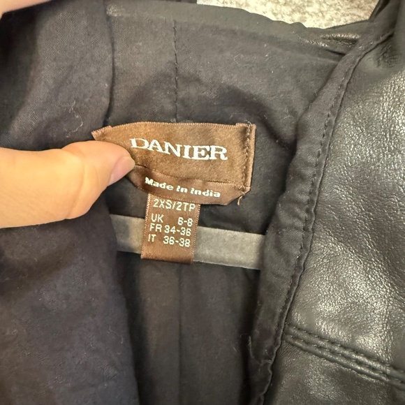 Danier Black Genuine Leather Moto Zip Fitted Hooded Jacket Women’s 2XS - Picture 3 of 12